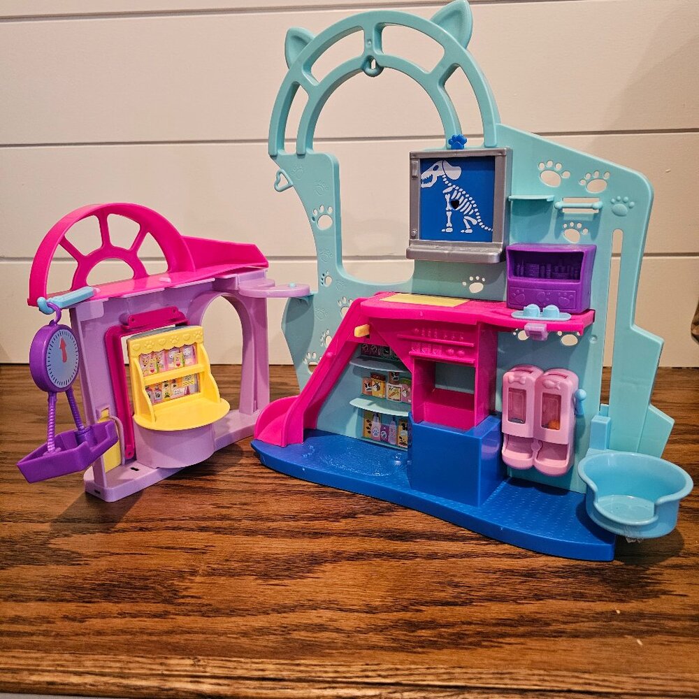 Polly Pocket Cuddle & Care Pet Vet Playset with all Accessories